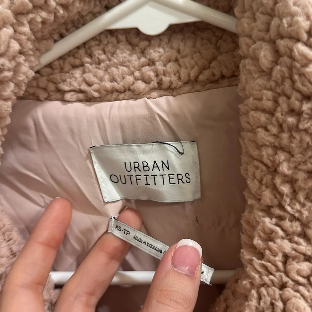 ✨Urban Outfitters Teddy 🧸 Sherpa✨ - Picture 3 of 6